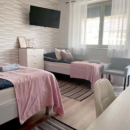 Szelrozsa Apartmanhaz ヴァレンツァ エクステリア 写真